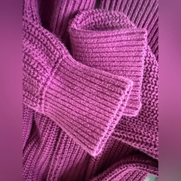 Gap Girls Raspberry Shaker Stitch Knit Sweater, 10 (L) MSRP $49 - Picture 5 of 7